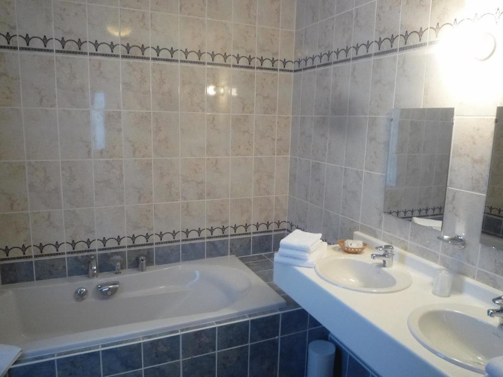 Le Chateau De Rendeux Szoba fotó